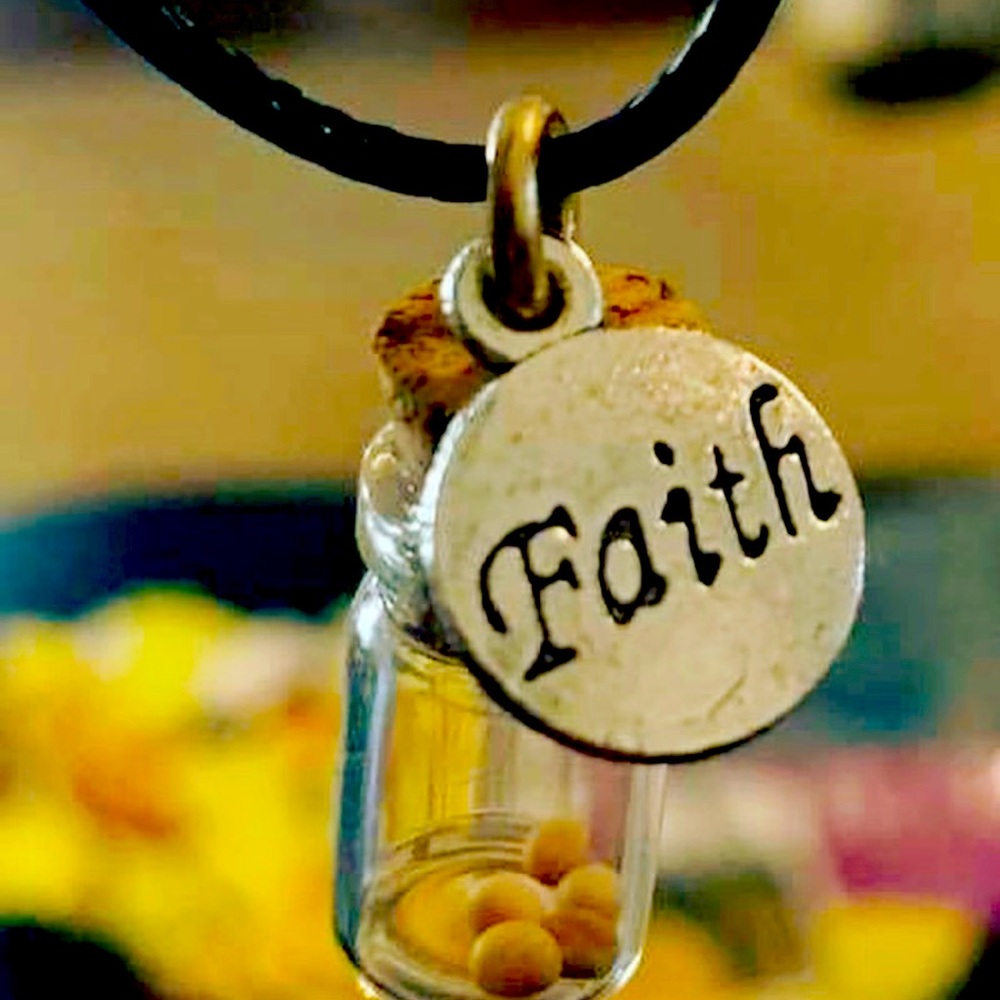 Faith Necklace Selentia’s Statements